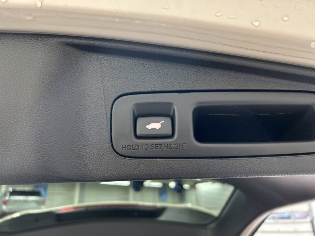 Used 2018 Honda CR-V Touring image 29