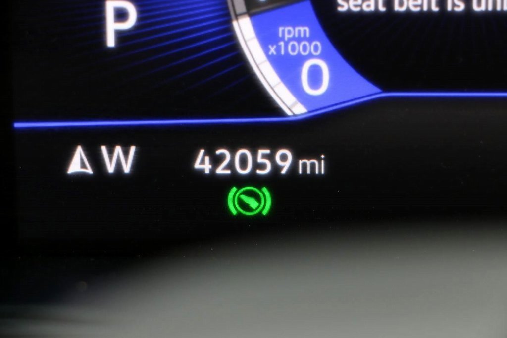 Used 2023 Volkswagen Taos SE w/ Panoramic Sunroof Package image 13