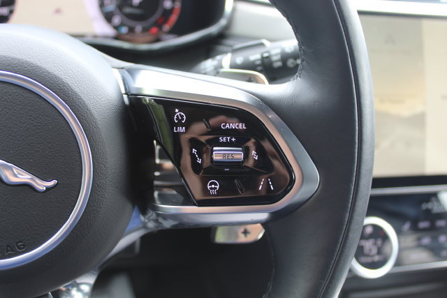 Used 2025 Jaguar F-PACE R-Dynamic S AWD/4WD image 33