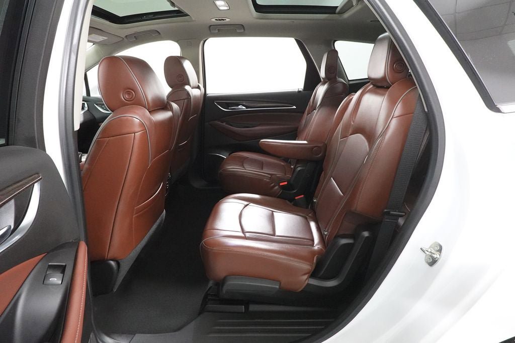 Used 2018 Buick Enclave Avenir w/ Avenir Technology Package AWD/4WD image 30