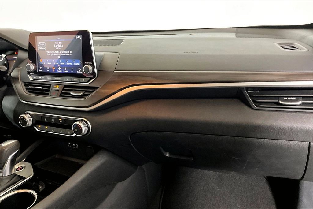 Used 2024 Nissan Altima 2.5 SV image 12