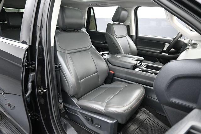 Certified 2025 Ford Expedition Active AWD/4WD image 33
