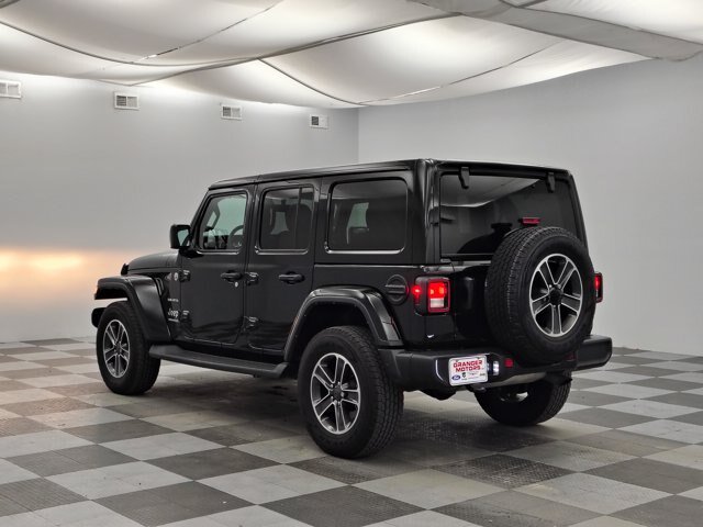 Used 2023 Jeep Wrangler Unlimited Sahara w/ Cold Weather Group AWD/4WD image 25