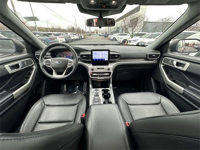 Certified 2022 Ford Explorer XLT w/ Equipment Group 202A image 16