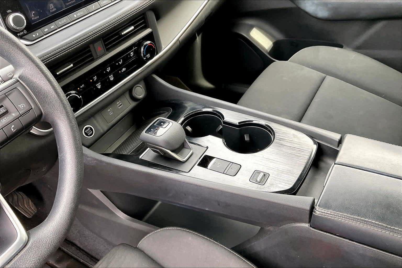 Used 2023 Nissan Rogue S FWD image 16