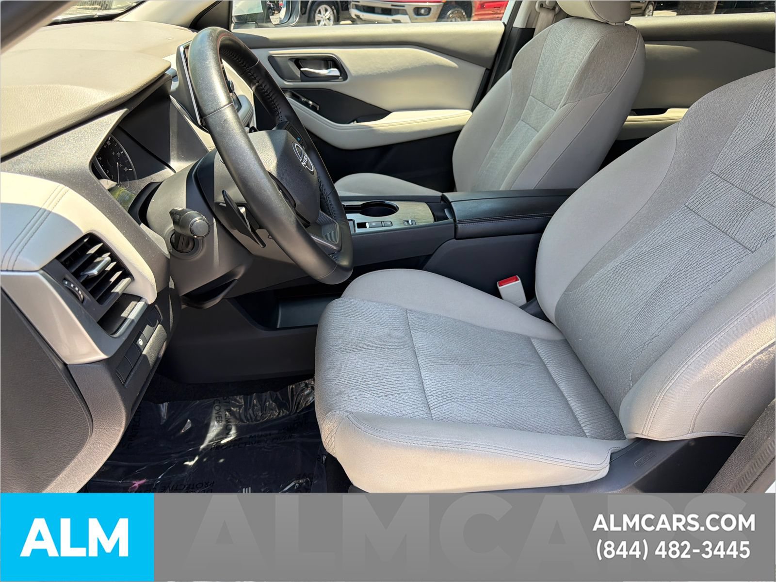 Used 2025 Nissan Rogue SV FWD image 10