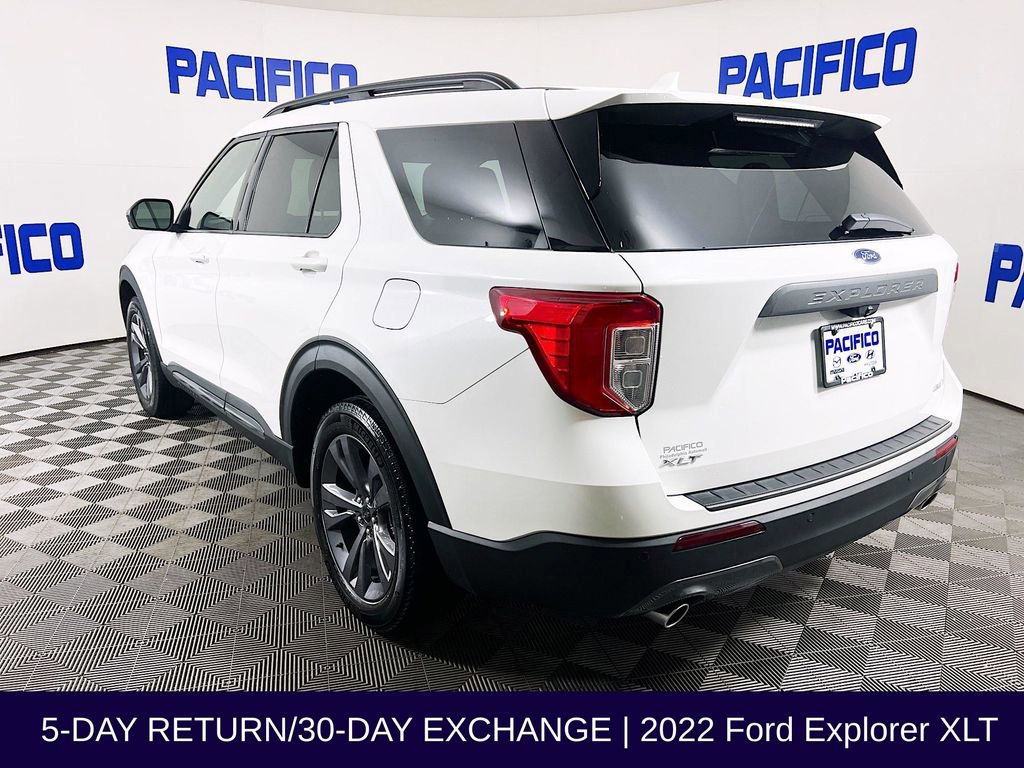 Certified 2022 Ford Explorer XLT w/ Equipment Group 202A image 5