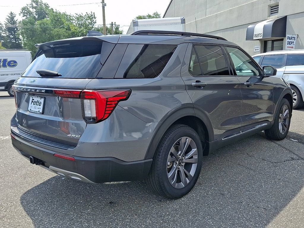 Certified 2025 Ford Explorer Active w/ Active Comfort Package AWD/4WD image 4