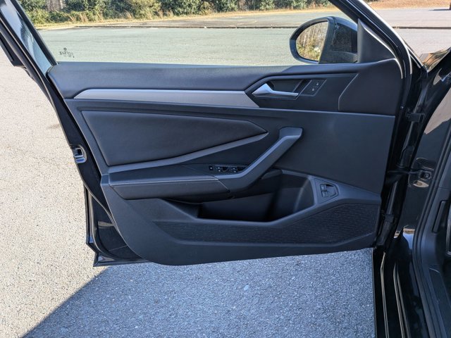 Used 2024 Volkswagen Jetta Sport image 12