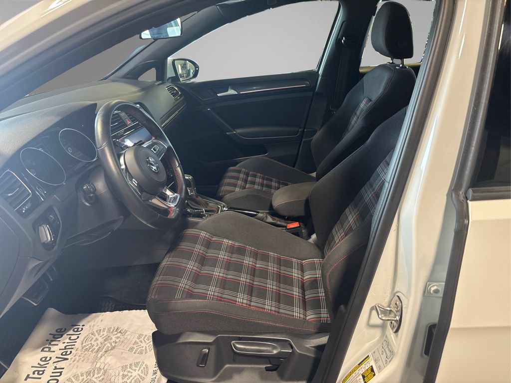 Used 2018 Volkswagen GTI SE FWD image 10