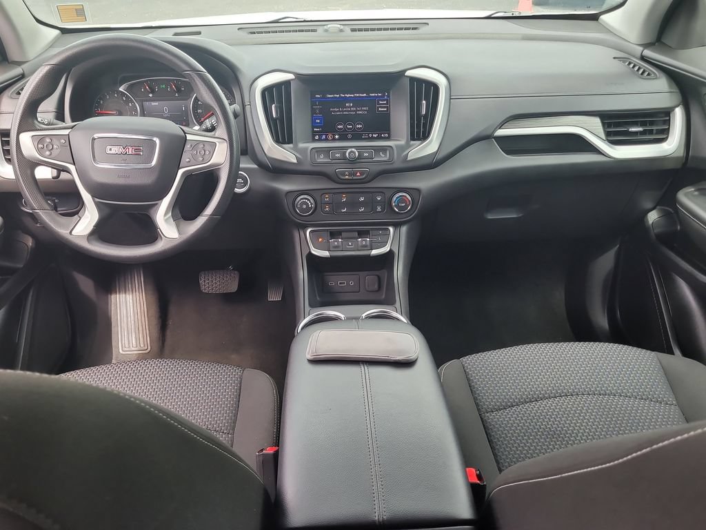 Used 2024 GMC Terrain SLE AWD/4WD image 12