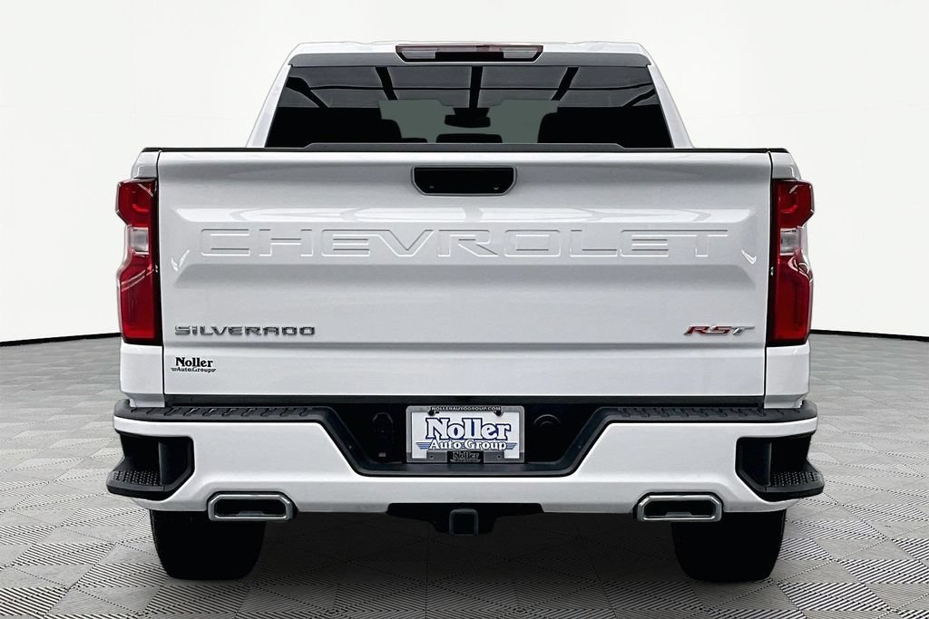 Used 2024 Chevrolet Silverado 1500 RST w/ Z71 Off-Road Package AWD/4WD image 4
