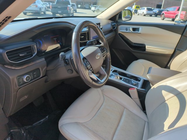 Certified 2021 Ford Explorer Platinum w/ Equipment Group 601A AWD/4WD image 17