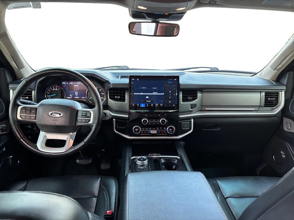 Certified 2024 Ford Expedition XLT RWD image 17