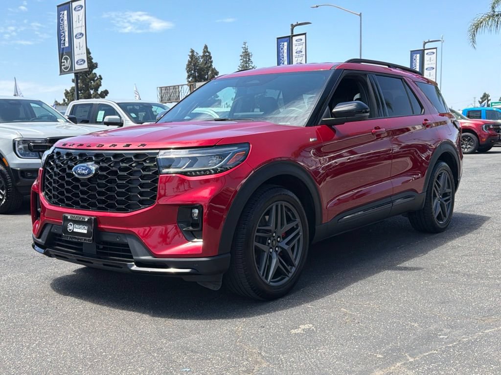 Certified 2025 Ford Explorer ST-Line w/ Premium Package RWD image 6