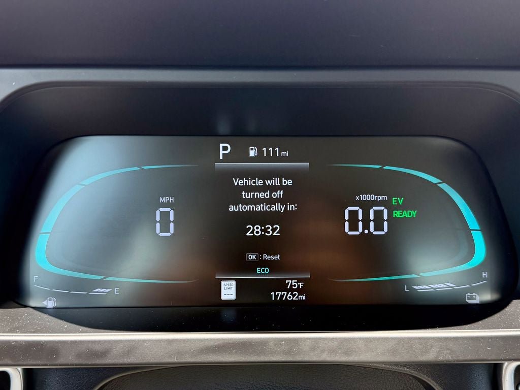 Used 2025 Hyundai Elantra Hybrid FWD image 24