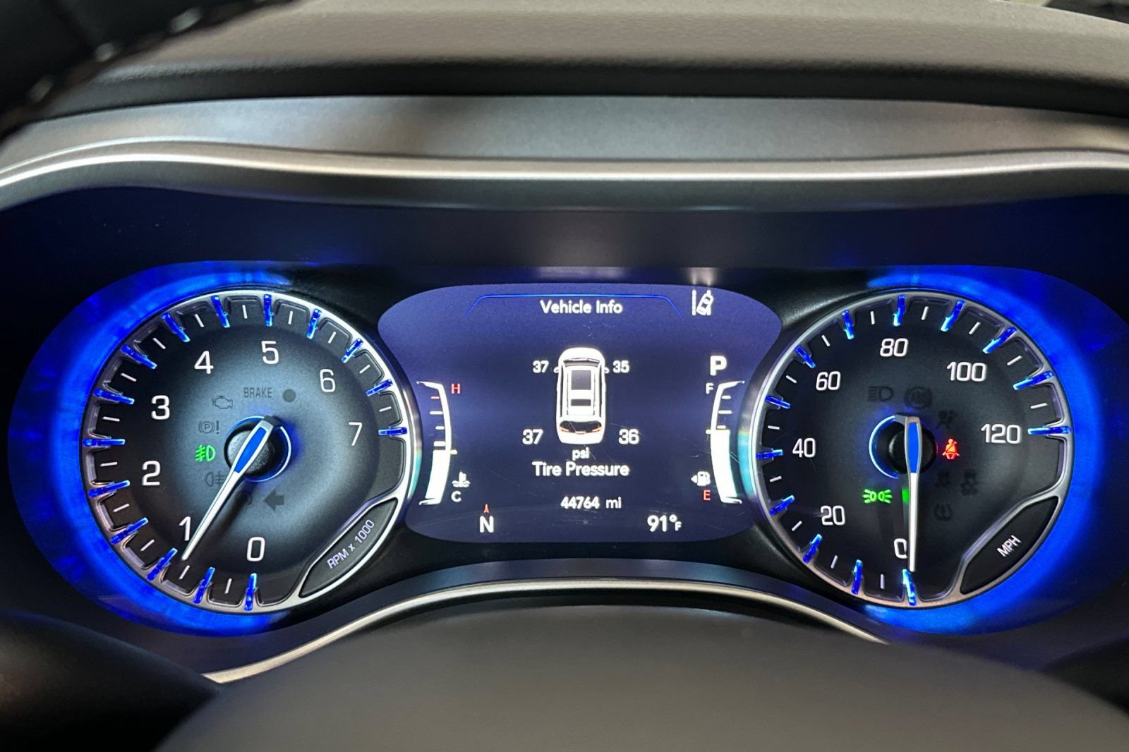 Used 2025 Chrysler Pacifica Select FWD image 28