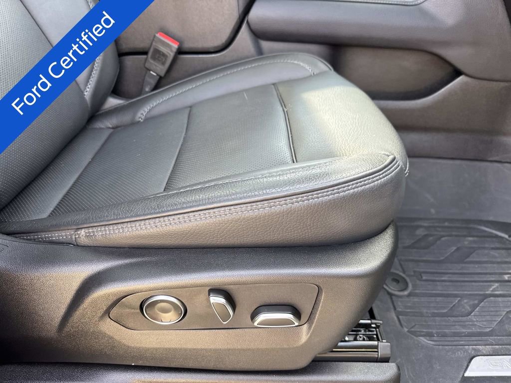 Used 2024 GMC Yukon XL Denali w/ Denali Reserve Package image 13