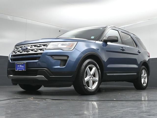Certified 2018 Ford Explorer XLT FWD image 38
