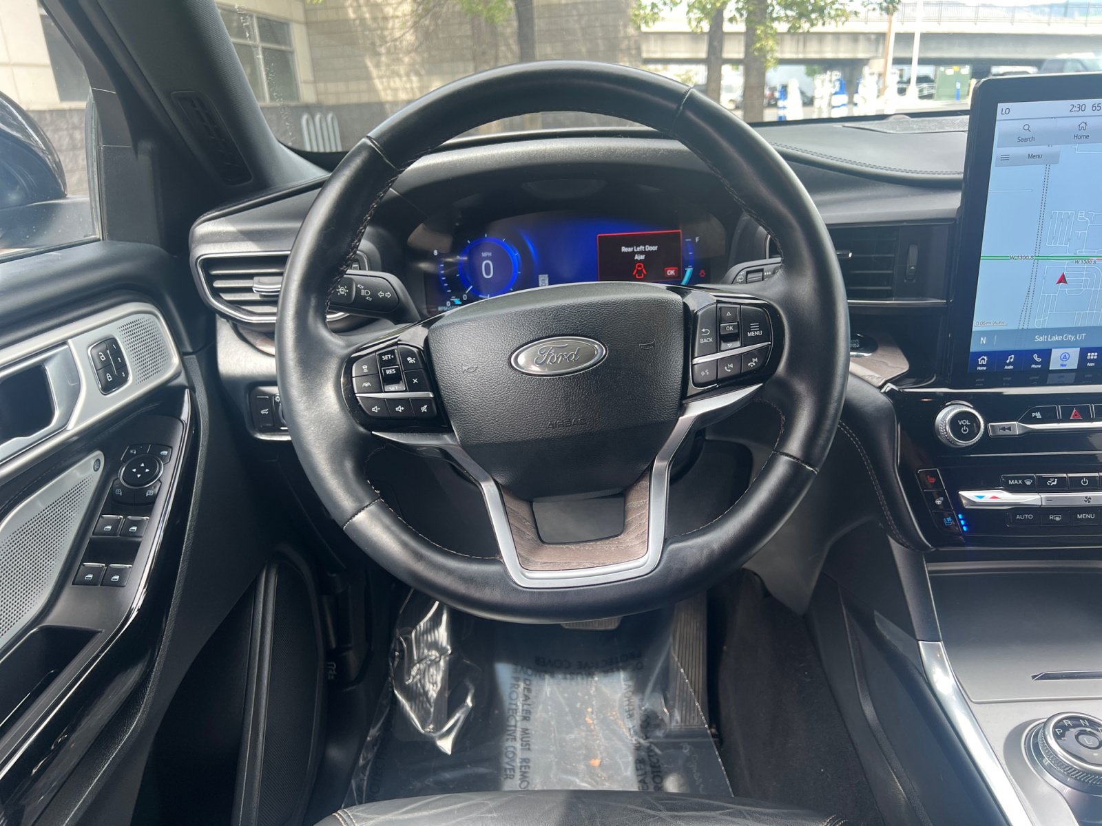 Certified 2023 Ford Explorer Platinum w/ Technology Package AWD/4WD image 9