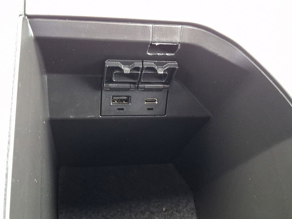 Used 2022 Toyota Camry XSE FWD image 25