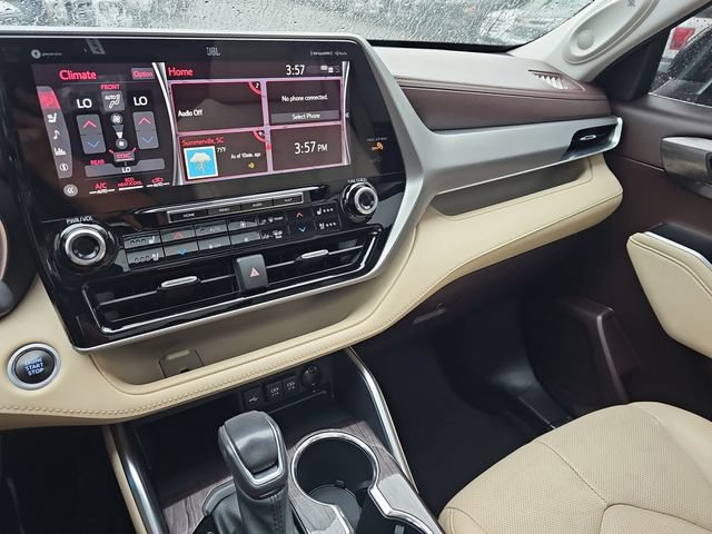 Used 2021 Toyota Highlander Platinum FWD image 25