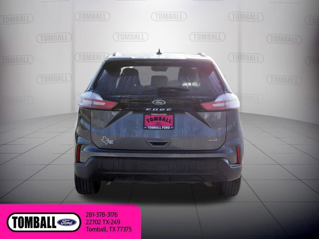 Certified 2024 Ford Edge SE image 4