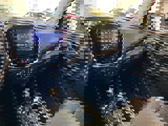 Used 2021 Chevrolet Traverse LT w/ LT Premium Package image 14