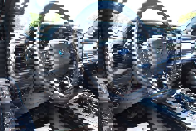 Certified 2025 Ford F150 Platinum w/ Equipment Group 702A High image 15