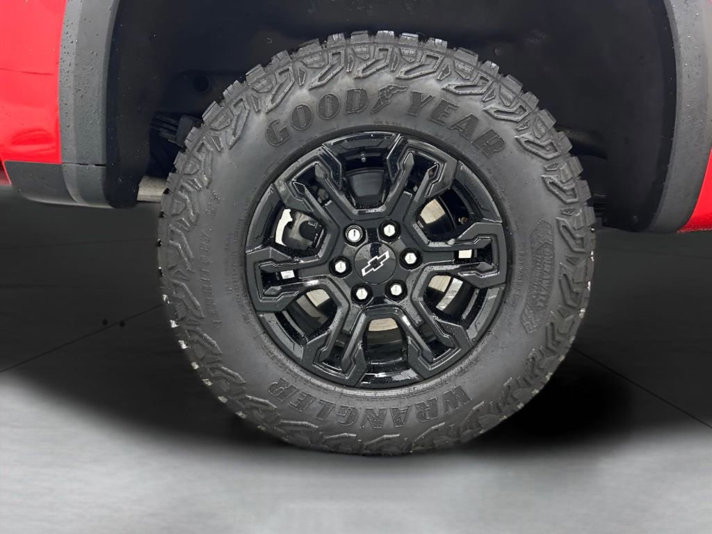 Used 2025 Chevrolet Silverado 1500 ZR2 w/ Technology Package image 11