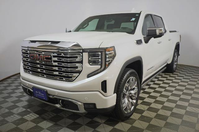 Used 2023 GMC Sierra 1500 Denali w/ Denali Reserve Package AWD/4WD image 3