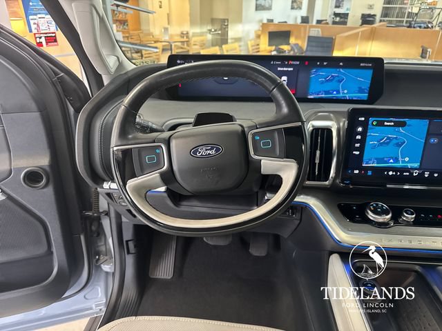 Certified 2025 Ford Expedition Platinum AWD/4WD image 17