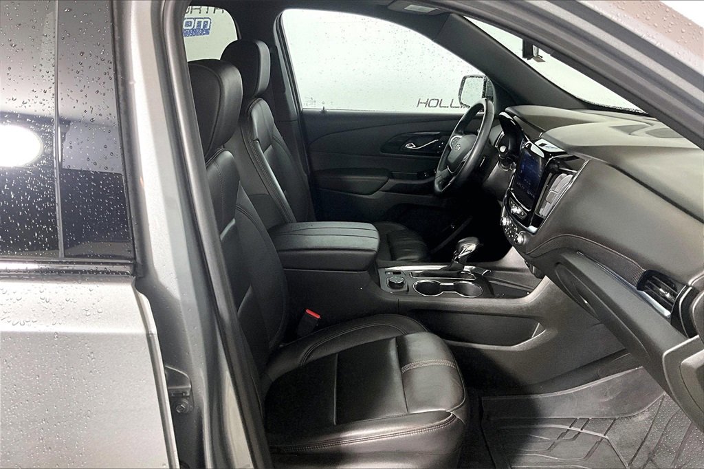 Used 2023 Chevrolet Traverse RS w/ LPO, Floor Liner Package image 7