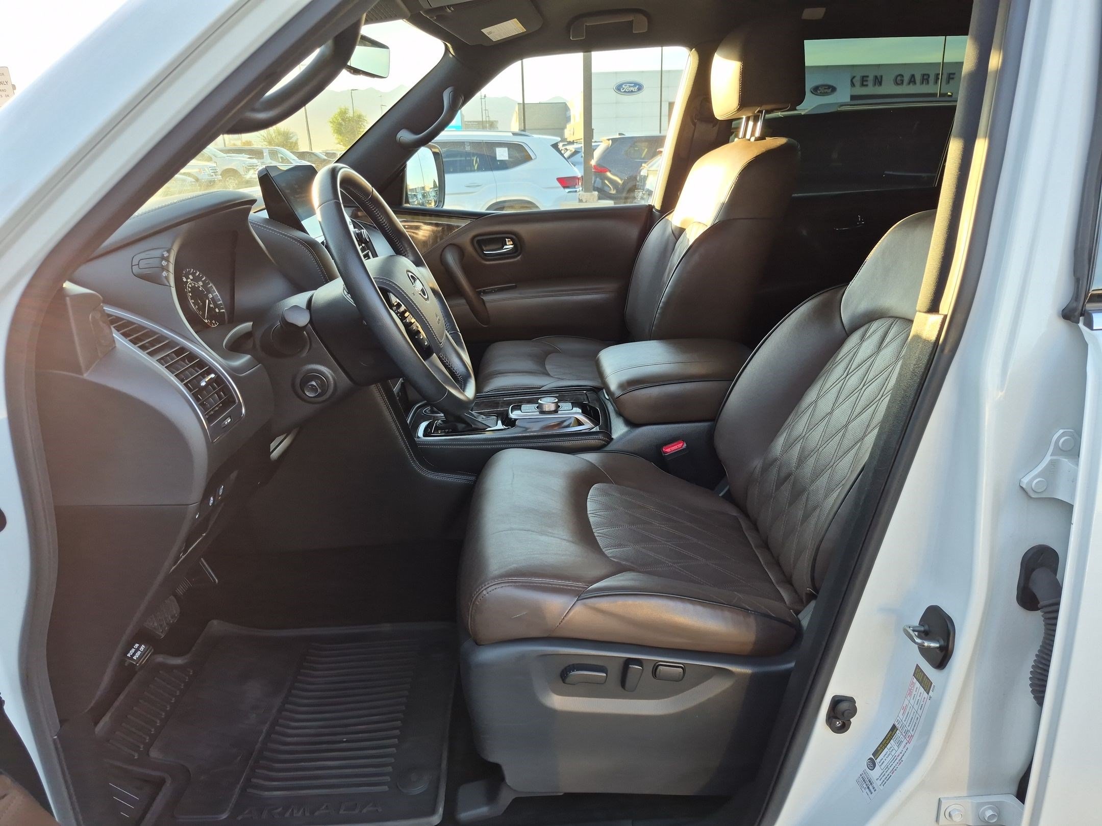 Used 2023 Nissan Armada Platinum w/ Captain's Chairs Package AWD/4WD image 18