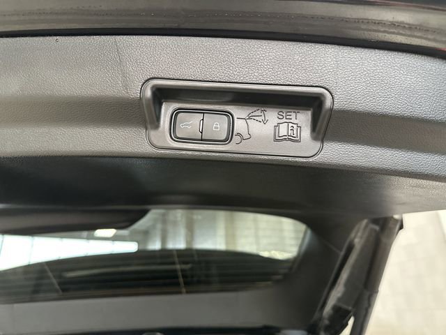 Certified 2022 Ford Explorer ST w/ ST Street Pack image 17