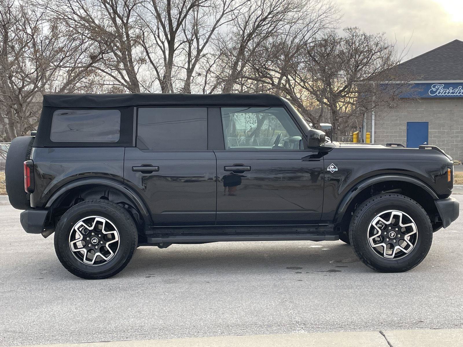 Certified 2023 Ford Bronco Outer Banks AWD/4WD image 6