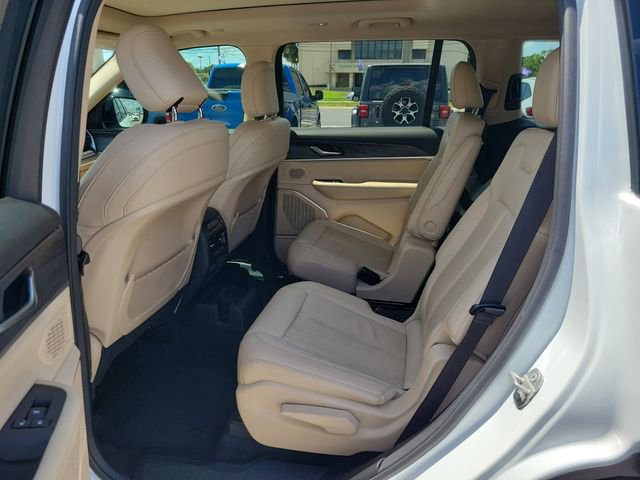 Used 2021 Jeep Grand Cherokee L Limited RWD image 11