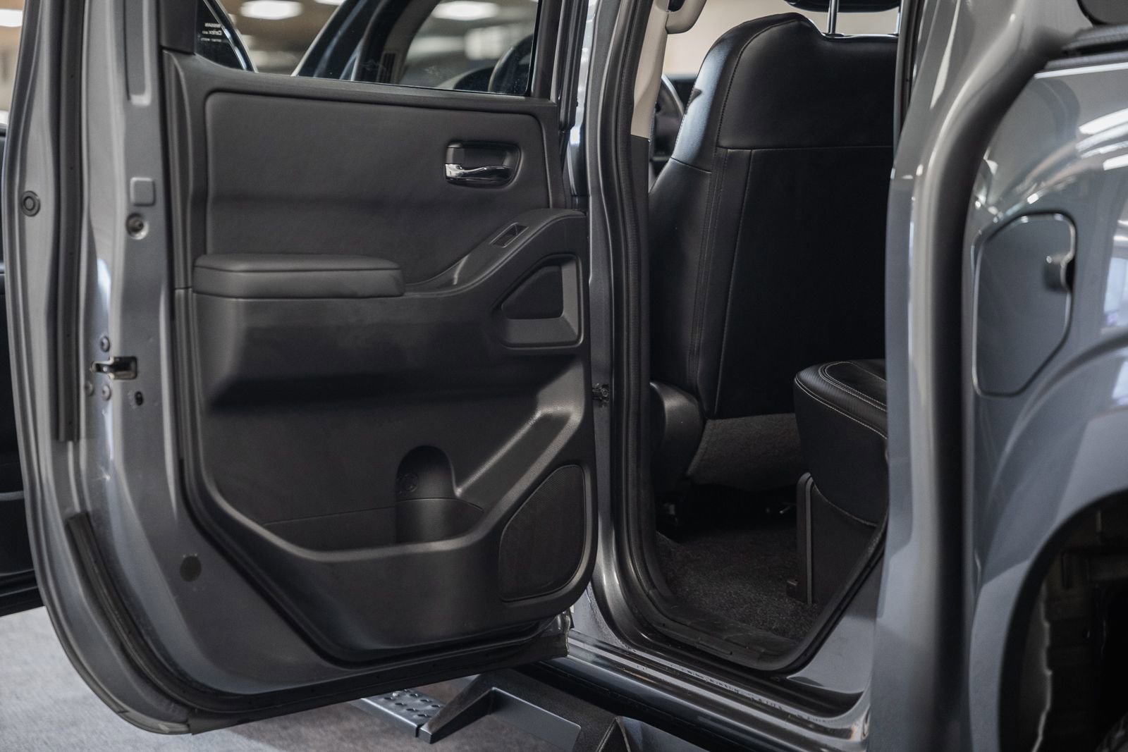 Used 2023 Nissan Frontier SV w/ SV Premium Package image 44