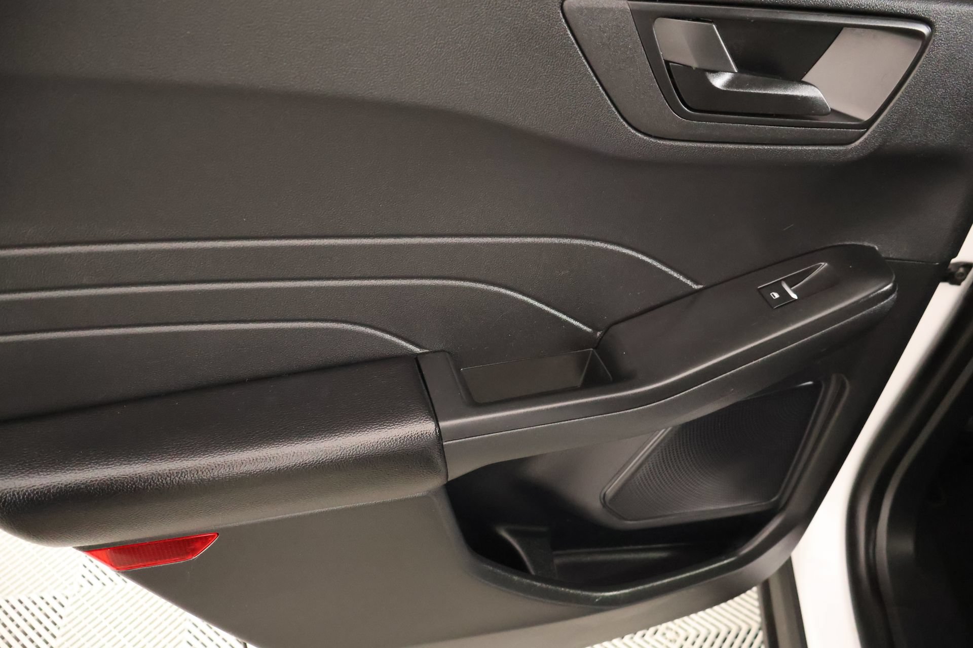 Certified 2025 Ford Escape Active FWD image 15