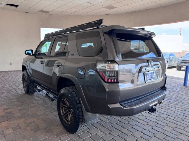 Used 2019 Toyota 4Runner SR5 AWD/4WD image 3