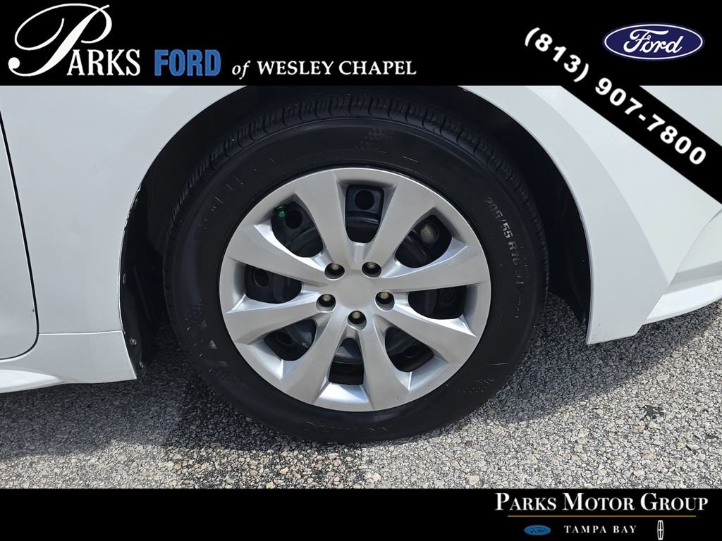 Used 2022 Toyota Corolla LE FWD image 29