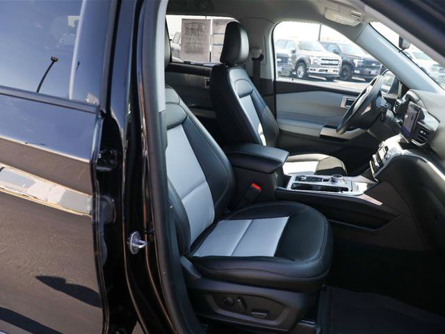 Certified 2024 Ford Explorer XLT w/ Equipment Group 202A AWD/4WD image 32