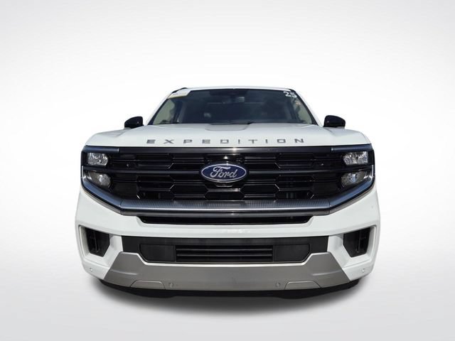 Certified 2025 Ford Expedition Platinum AWD/4WD image 3