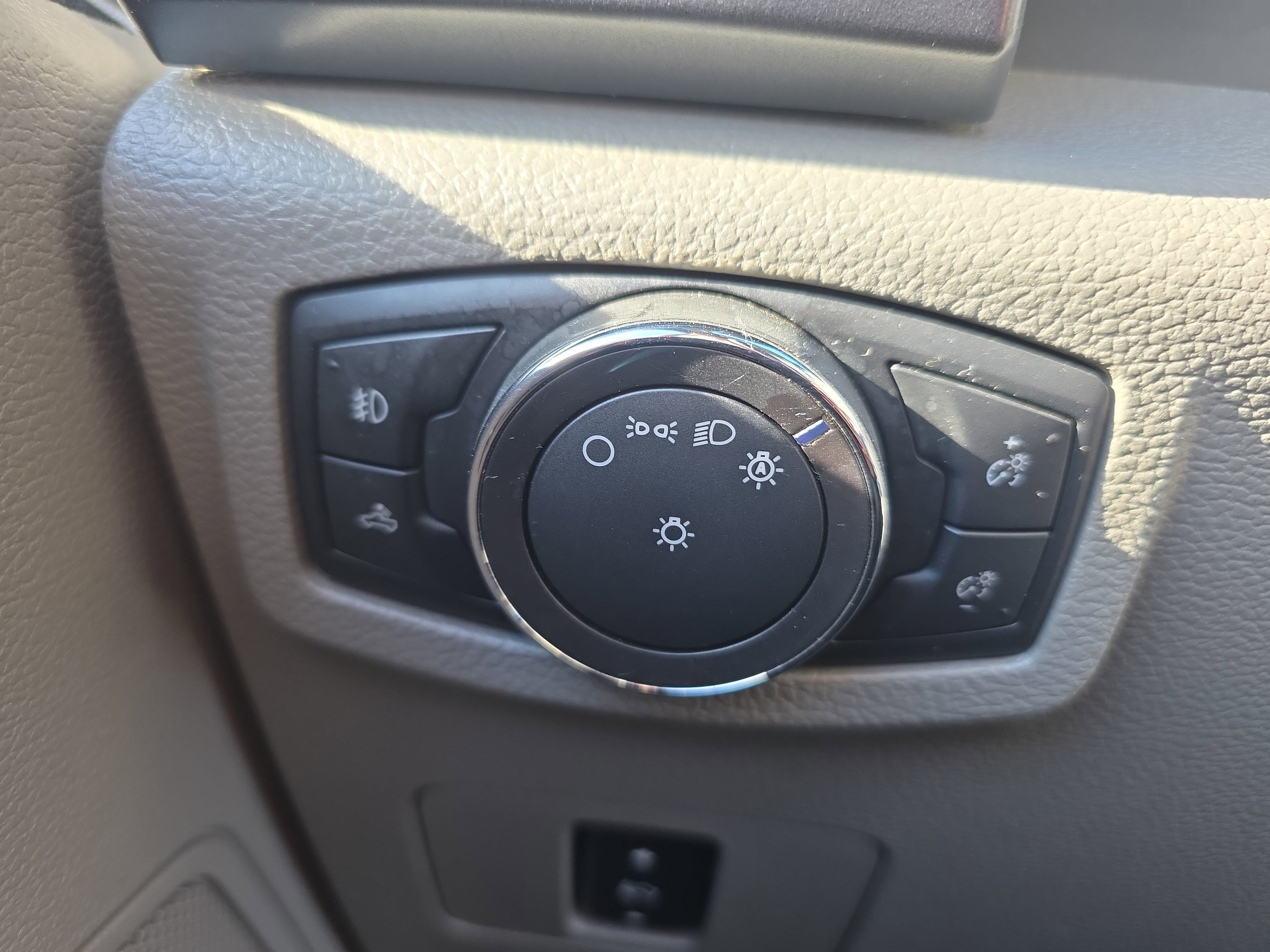 Certified 2018 Ford F250 XLT w/ XLT Premium Package image 37