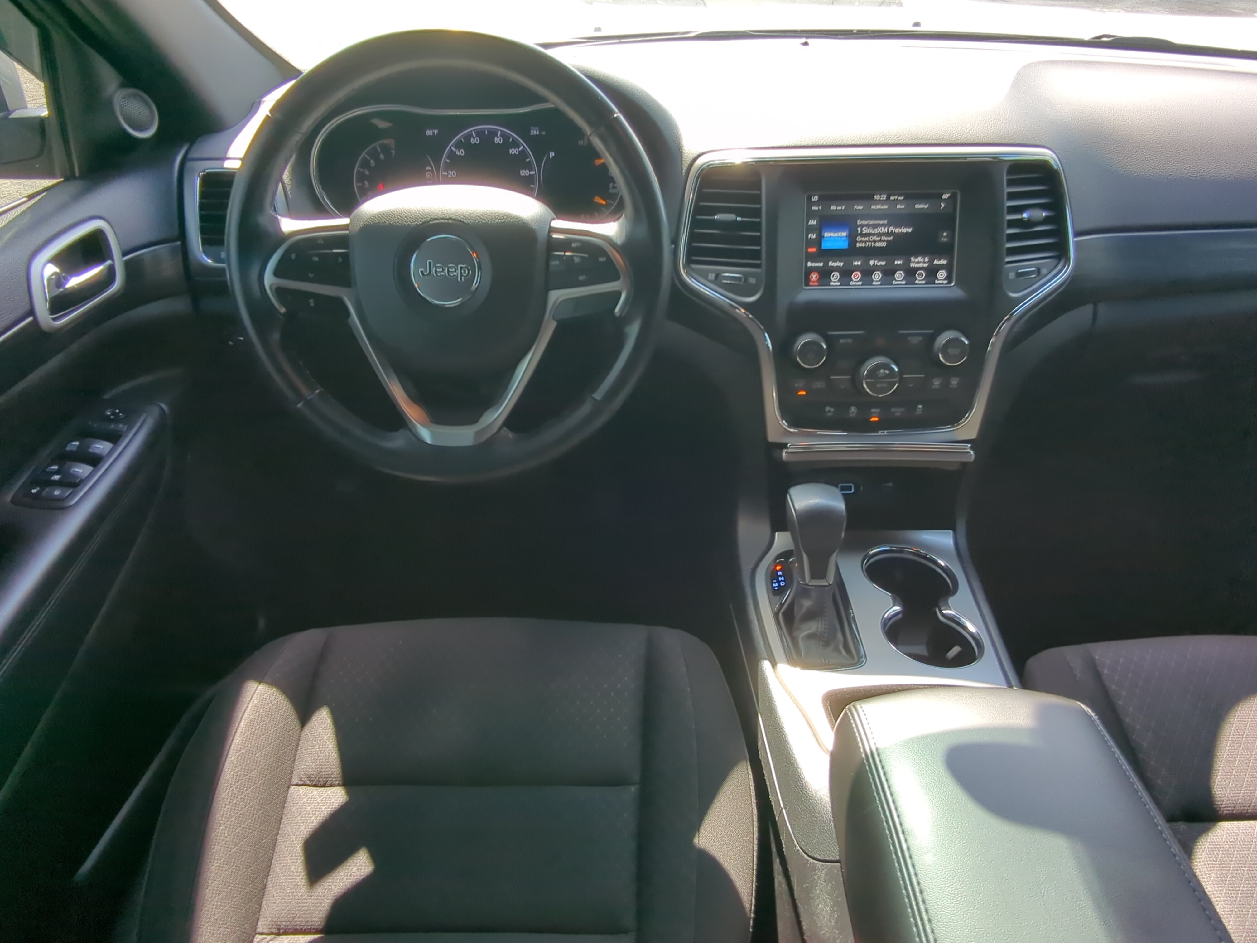 Used 2021 Jeep Grand Cherokee Laredo RWD image 14