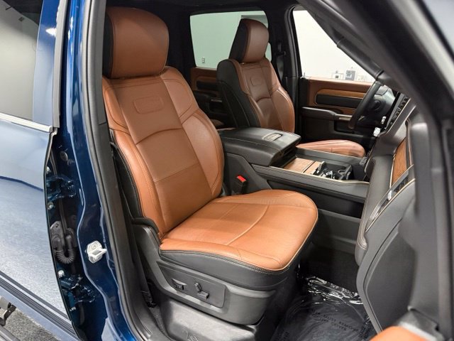 Used 2024 RAM 3500 Limited AWD/4WD image 42
