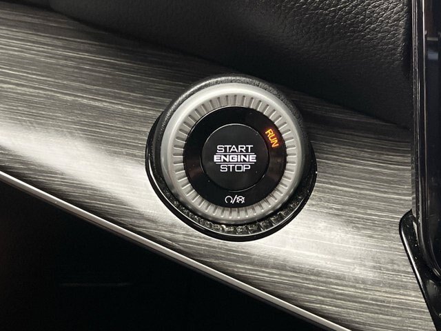 Used 2024 Jeep Wagoneer L Series II AWD/4WD image 22