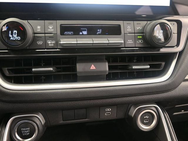 Used 2025 Toyota Grand Highlander AWD image 14