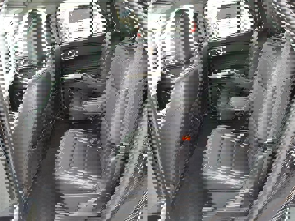 Certified 2023 Ford Explorer XLT w/ Equipment Group 202A image 13