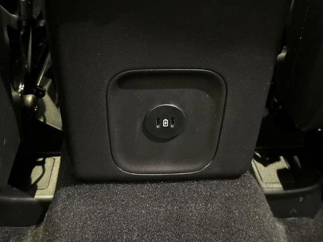 Certified 2025 Ford Escape SE w/ PHEV Premium Package image 31